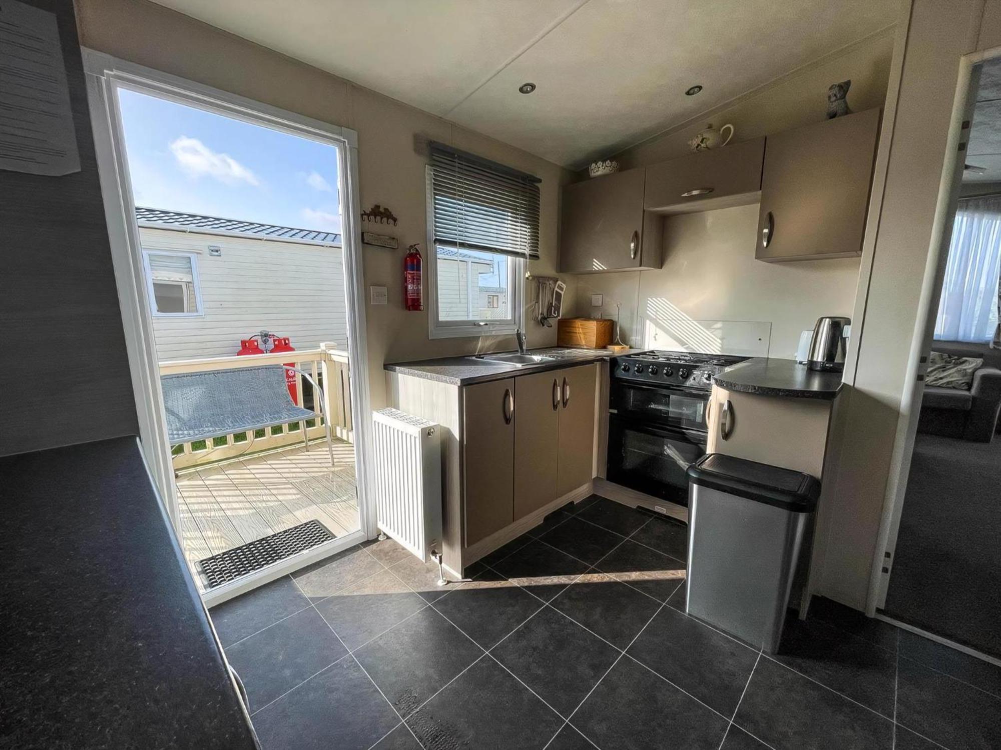 Superb 8 Berth Caravan For Hire At A Great In Norfolk Ref 50026m Campsite Great Yarmouth